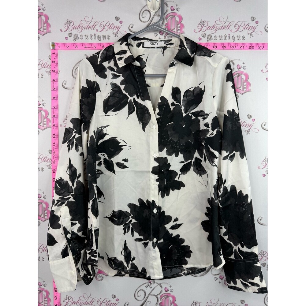 Suzy Shier button up flowers Black & White Floral Button-Front Shirt
